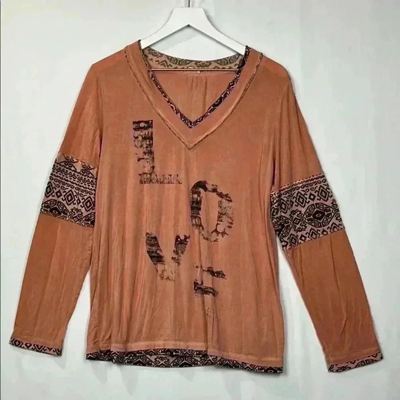 POL Womens Top Mauve & Pink S Vneck “Love” Printed on Front Pullover Boho Soft - Picture 1 of 14